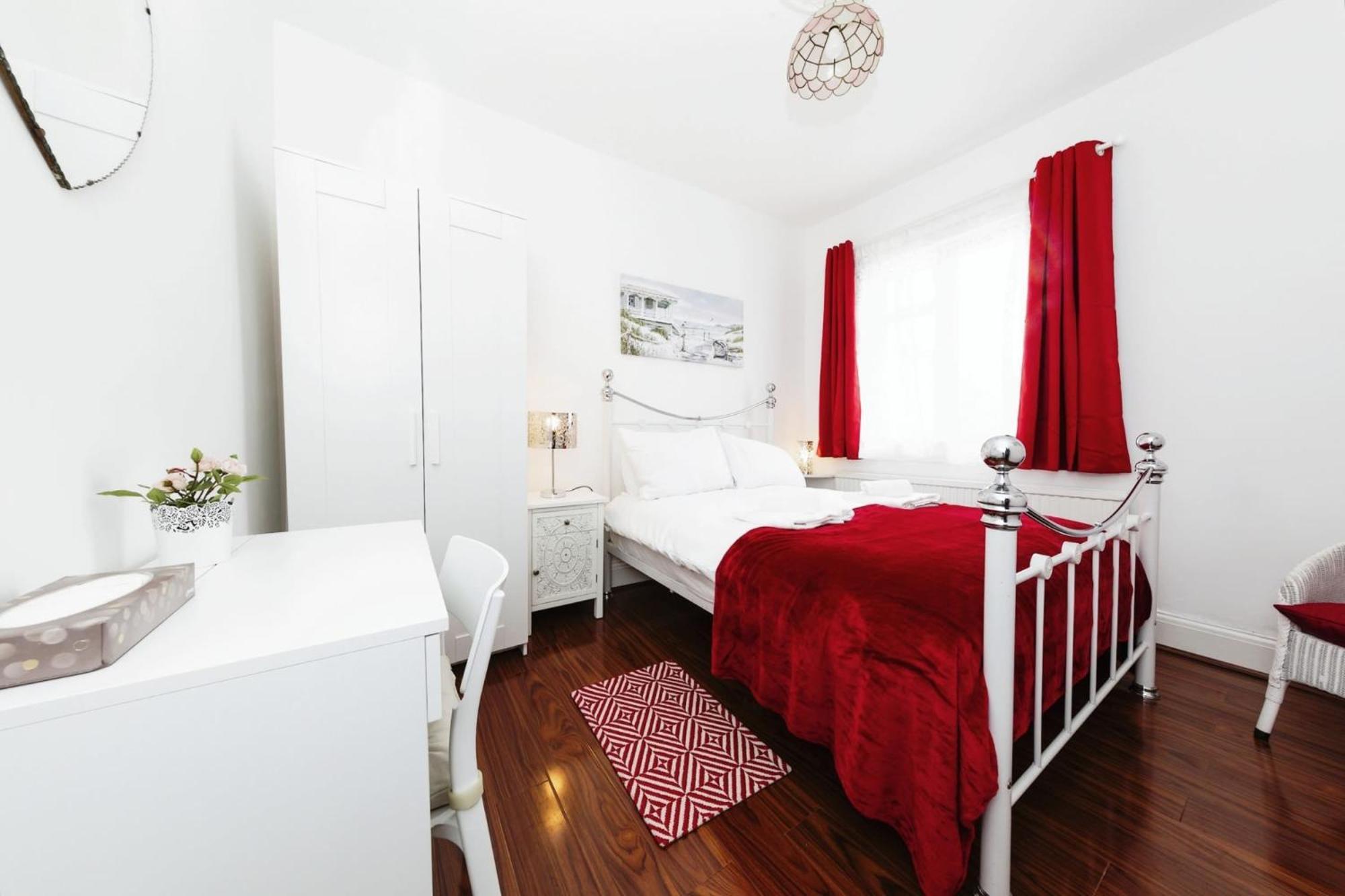 Holiday home Your Chic 3br Comfort And Style In